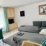 Gian - Close To The Kongresshaus, The Ice Hockey Stadium, Cross-country Skiing, The Eau-la-la Indoor Pool And Wellness, Large Supermarket, 2 Bus Stops, With An Indoor Garage And Fully Equipped