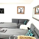 Apartment Gian - Close To The Kongresshaus, The Ice Hockey Stadium, Cross-country Skiing, The Eau-la-la Indoor Pool And Wellness, Large Supermarket, 2 Bus Stops, With An Indoor Garage And Fully Equipped *