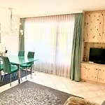 Gian - Close To The Kongresshaus, The Ice Hockey Stadium, Cross-country Skiing, The Eau-la-la Indoor Pool And Wellness, Large Supermarket, 2 Bus Stops, With An Indoor Garage And Fully Equipped * Davos