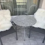 Gian - Close To The Kongresshaus, The Ice Hockey Stadium, Cross-country Skiing, The Eau-la-la Indoor Pool And Wellness, Large Supermarket, 2 Bus Stops, With An Indoor Garage And Fully Equipped Apartamento Davos
