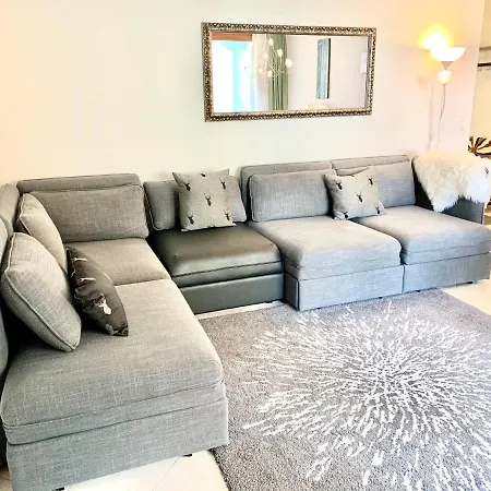 Gian - Close To The Kongresshaus, The Ice Hockey Stadium, Cross-country Skiing, The Eau-la-la Indoor Pool And Wellness, Large Supermarket, 2 Bus Stops, With An Indoor Garage And Fully Equipped Давос
