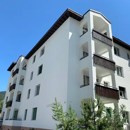 Gian - Close To The Kongresshaus, The Ice Hockey Stadium, Cross-country Skiing, The Eau-la-la Indoor Pool And Wellness, Large Supermarket, 2 Bus Stops, With An Indoor Garage And Fully Equipped Lägenhet *