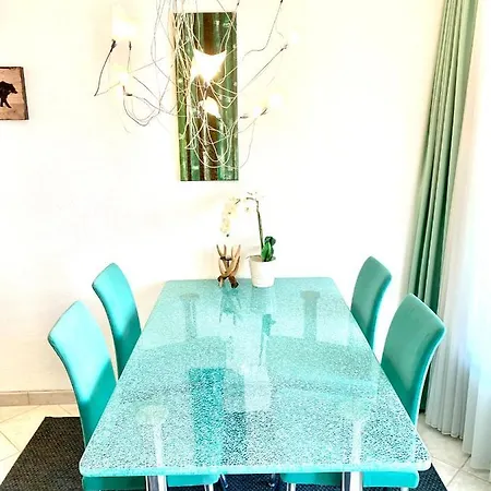 Gian - Close To The Kongresshaus, The Ice Hockey Stadium, Cross-country Skiing, The Eau-la-la Indoor Pool And Wellness, Large Supermarket, 2 Bus Stops, With An Indoor Garage And Fully Equipped *