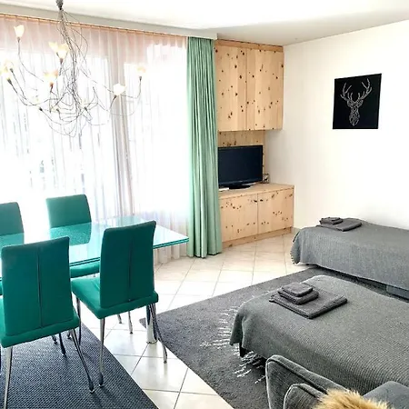 Apartamento Gian - Close To The Kongresshaus, The Ice Hockey Stadium, Cross-country Skiing, The Eau-la-la Indoor Pool And Wellness, Large Supermarket, 2 Bus Stops, With An Indoor Garage And Fully Equipped