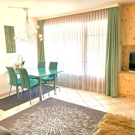 Gian - Close To The Kongresshaus, The Ice Hockey Stadium, Cross-country Skiing, The Eau-la-la Indoor Pool And Wellness, Large Supermarket, 2 Bus Stops, With An Indoor Garage And Fully Equipped * Davos