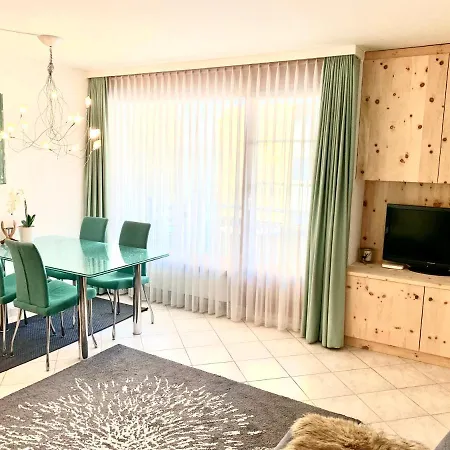 Gian - Close To The Kongresshaus, The Ice Hockey Stadium, Cross-country Skiing, The Eau-la-la Indoor Pool And Wellness, Large Supermarket, 2 Bus Stops, With An Indoor Garage And Fully Equipped * Давос