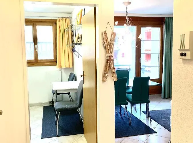 Apartamento Gian - Close To The Kongresshaus, The Ice Hockey Stadium, Cross-country Skiing, The Eau-la-la Indoor Pool And Wellness, Large Supermarket, 2 Bus Stops, With An Indoor Garage And Fully Equipped Davos