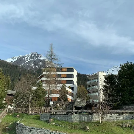 Gian - Close To The Kongresshaus, The Ice Hockey Stadium, Cross-country Skiing, The Eau-la-la Indoor Pool And Wellness, Large Supermarket, 2 Bus Stops, With An Indoor Garage And Fully Equipped Apartment Davos