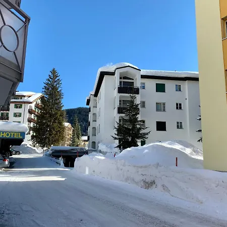 דירה Gian - Close To The Kongresshaus, The Ice Hockey Stadium, Cross-country Skiing, The Eau-la-la Indoor Pool And Wellness, Large Supermarket, 2 Bus Stops, With An Indoor Garage And Fully Equipped דאבוס