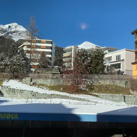Gian - Close To The Kongresshaus, The Ice Hockey Stadium, Cross-country Skiing, The Eau-la-la Indoor Pool And Wellness, Large Supermarket, 2 Bus Stops, With An Indoor Garage And Fully Equipped דאבוס